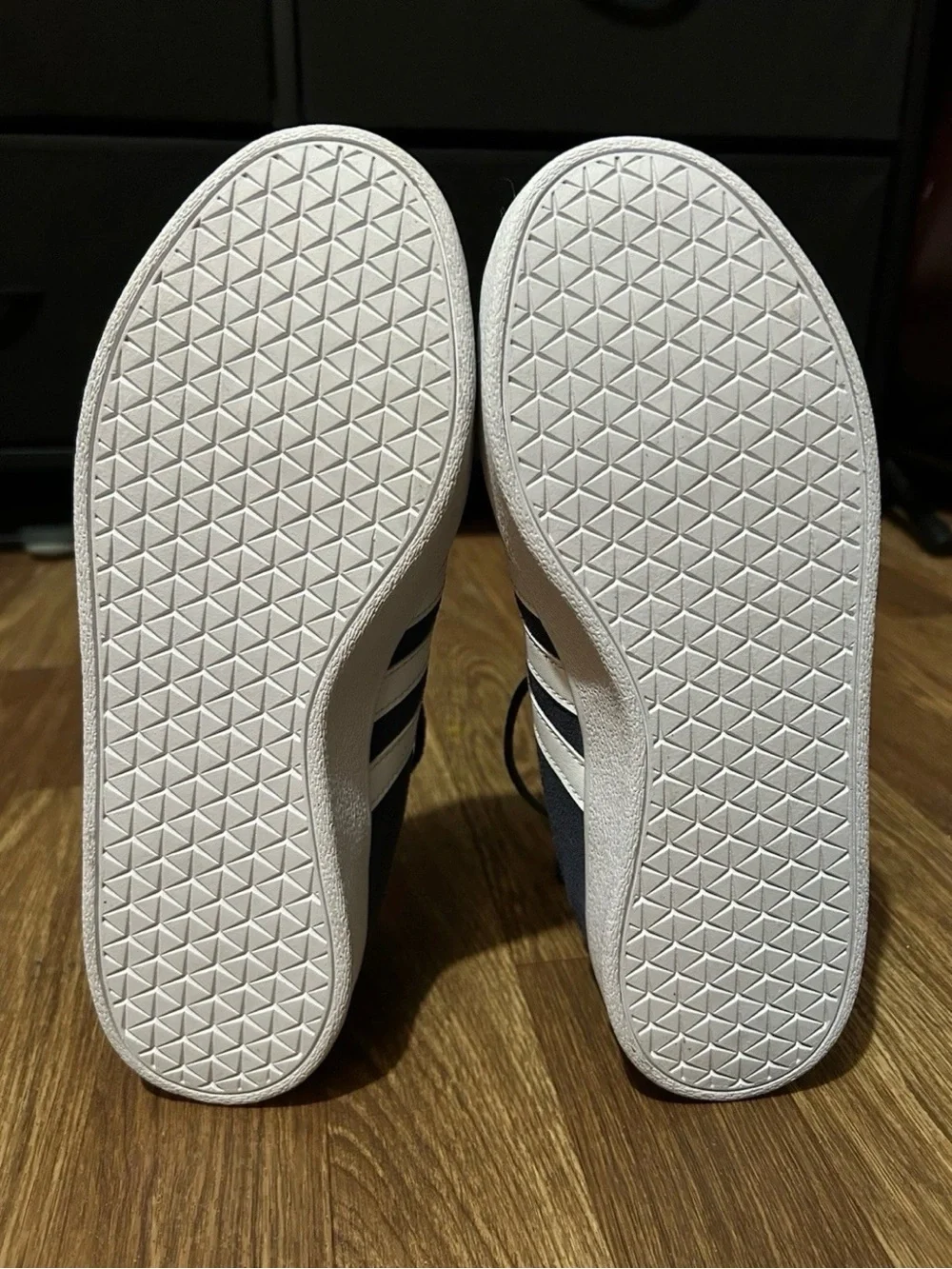 Adidas Blue Suede Low Top Athletic Sneakers Women's Size 7 - Picture 5 of 5